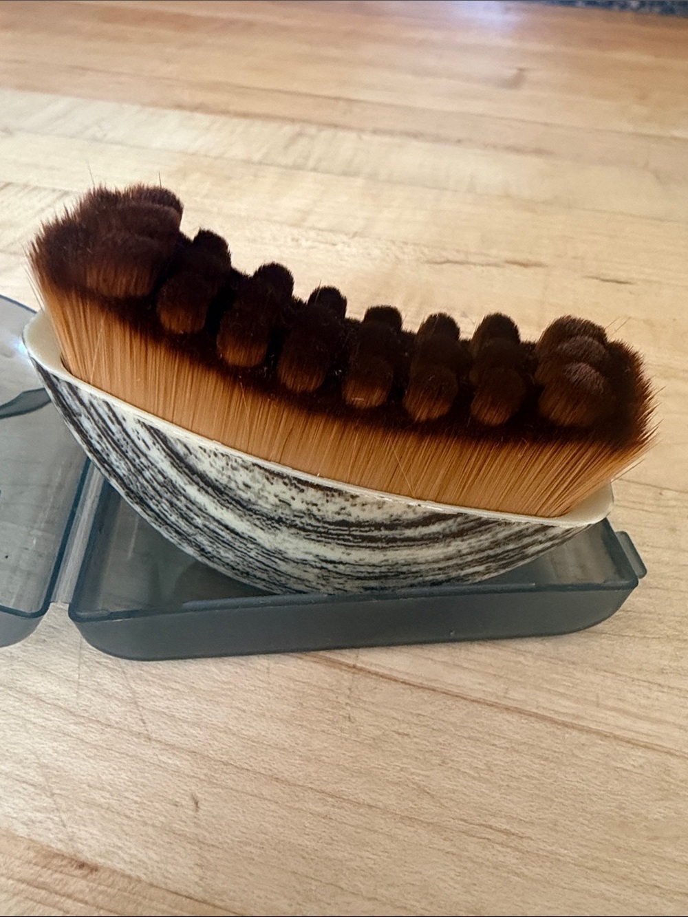 Gua sha facial brush for lynphatic drainage